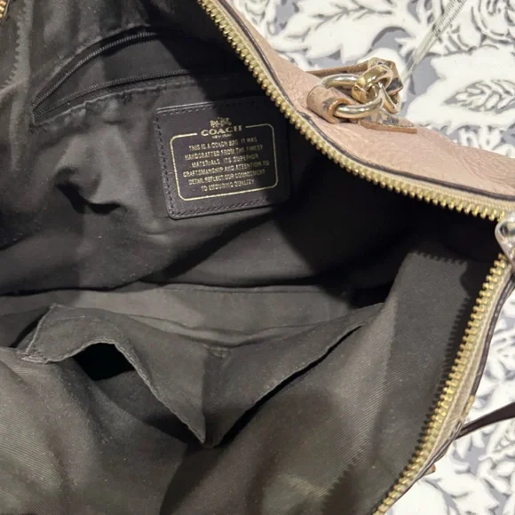 Vintage Coach rose gold pink leather purse / crossbody - Picture 13 of 13